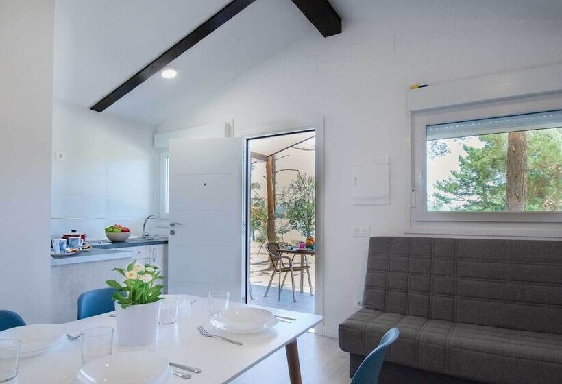 בית מלון כפרי Camping Urbión