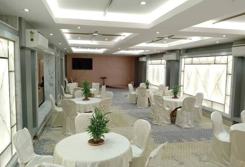 فندق La Nicholas Dei Da Kine Resort