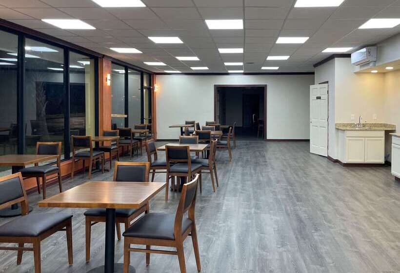 فندق Quality Inn
