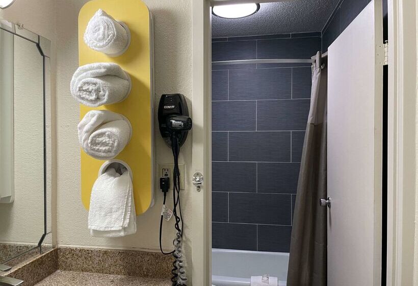 فندق Quality Inn