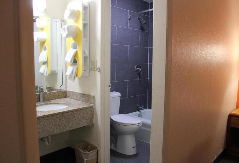 فندق Quality Inn