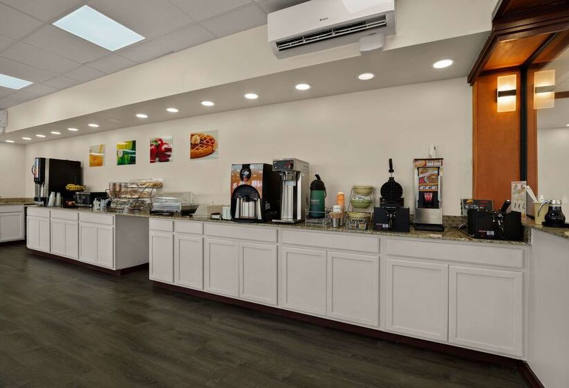 فندق Quality Inn