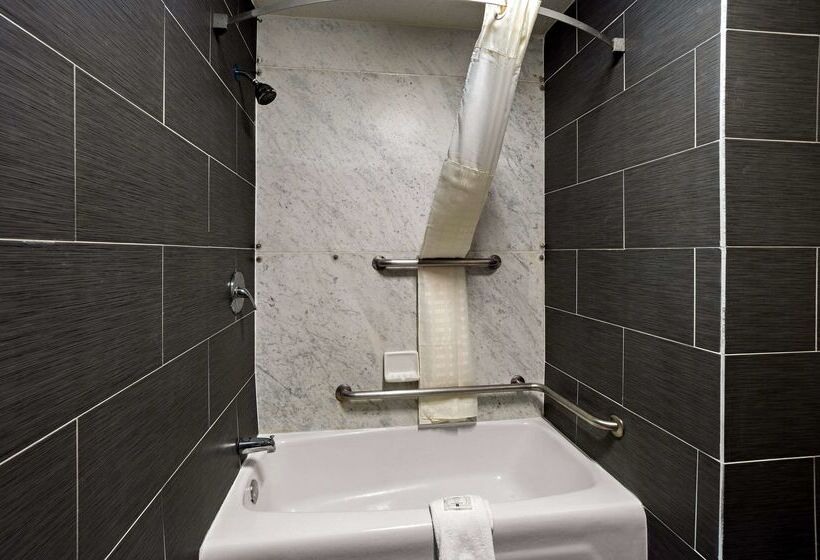 فندق Quality Inn