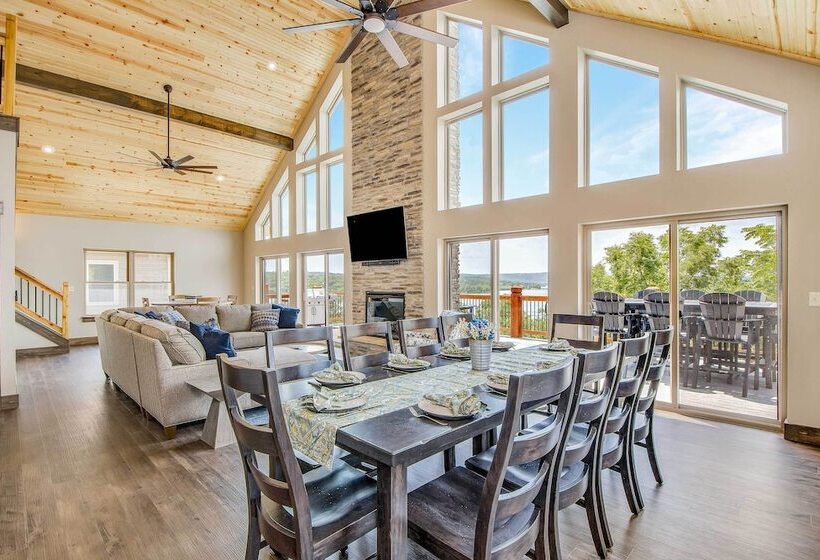 Lavish Retreat W/ Decks, Steps To Table Rock Lake!