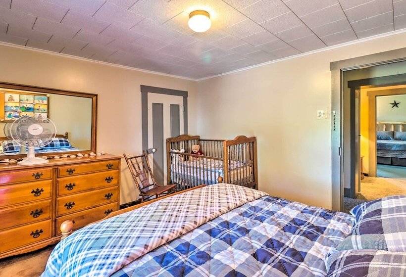 Lovely Mifflinburg Farmhouse   Multiple Decks