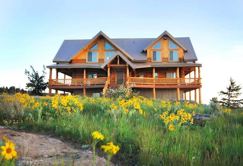 Luxe Lodge In The Tetons For Large Group Retreats!