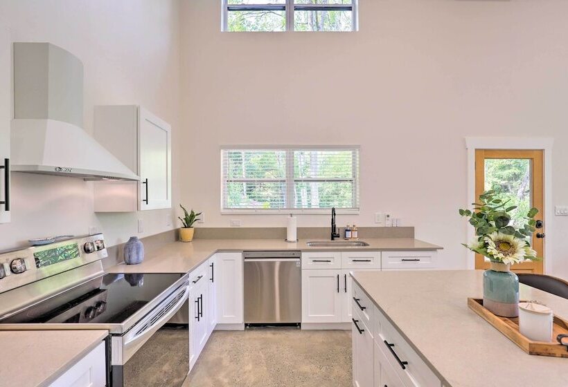 Pet Friendly Asheville Retreat W/ Hot Tub