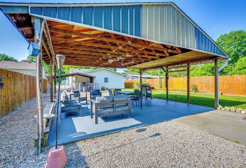 Pet Friendly Clarksville Home W/ Central A/c