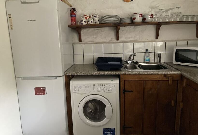 Relaxing Holiday In Millpond Cottage   Cwmiar