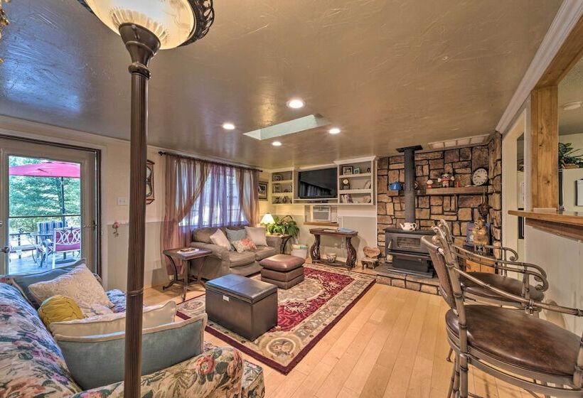 Pet Friendly Ruidoso Cabin W/ Hot Tub & Fire Pit