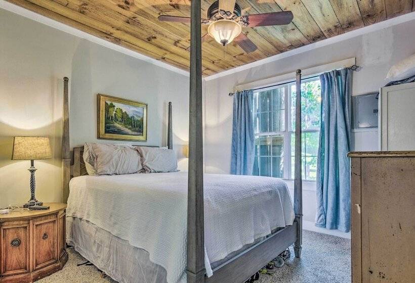 Rustic & Authentic Farm Stay By Dupont Forest!