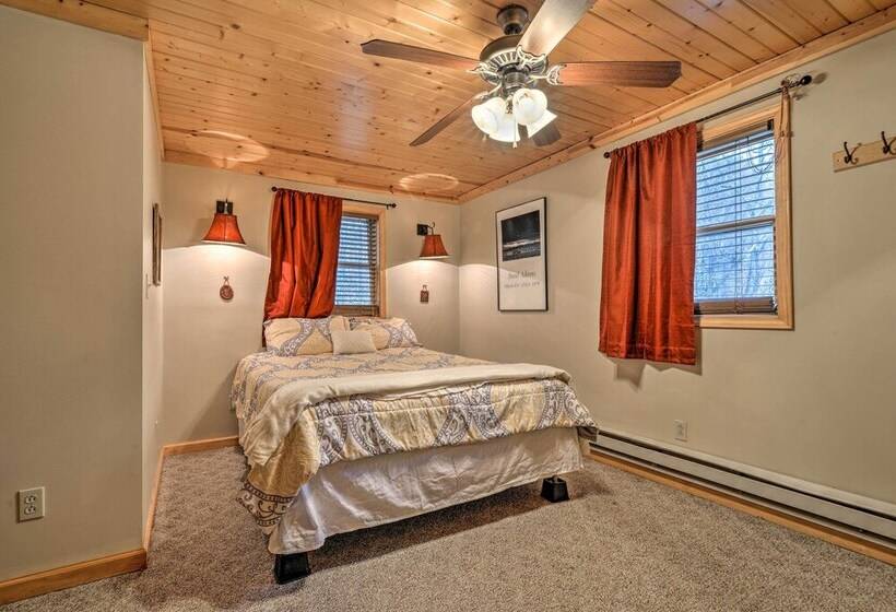 Rustic Cabin In The Woods: 6 Mi To Snowshoe Resort