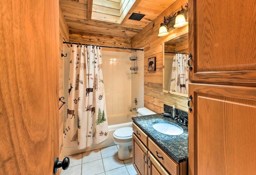 Bobcat Trail Cabin  On 3 Acres In Como!