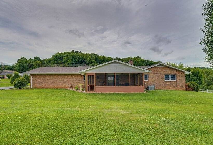 Serene Johnson City Home W/ Mountain Views