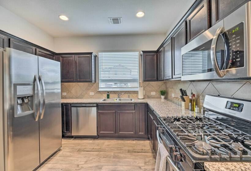 Austin Home ~ 12 Mi To Downtown!