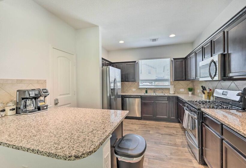 Austin Home ~ 12 Mi To Downtown!