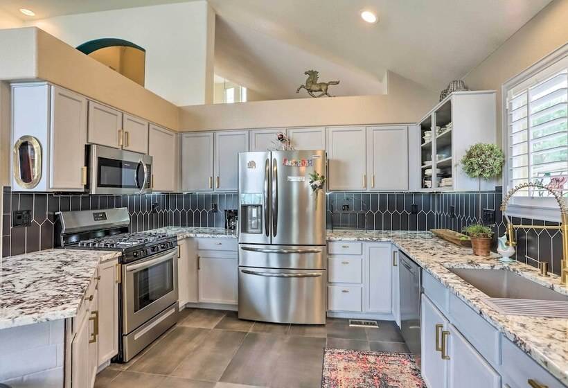 Scenic Home W/ Furnished Deck ~ 14 Mi To Denver