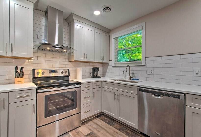 Stylish Wilmington Home, 2 Mi To Riverwalk!