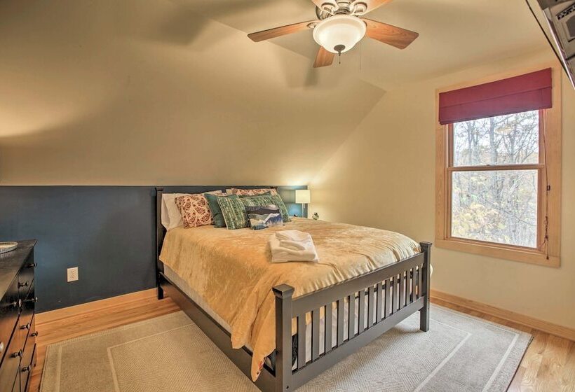 Wintergreen Resort Cabin: Near The Slopes!