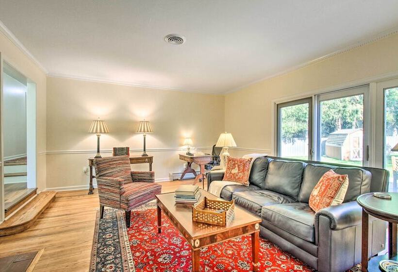 Wayne Home W/ Spacious Yard ~ 20 Mi To Philly!