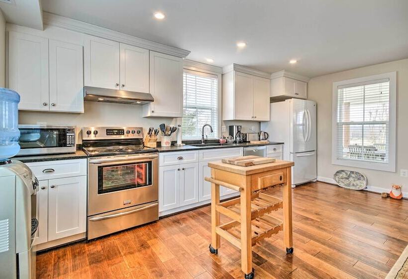 Anny S Farm House  In Round Hill Wine Country!