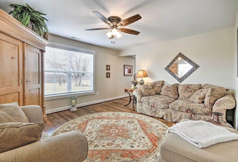 Anny S Farm House  In Round Hill Wine Country!