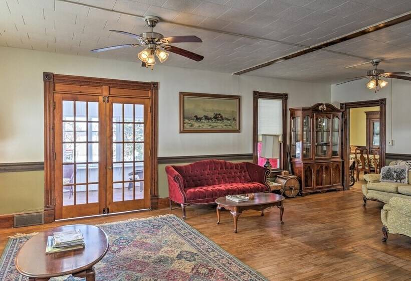 Historic Backus Home, Steps To Pine Mountain Lake!