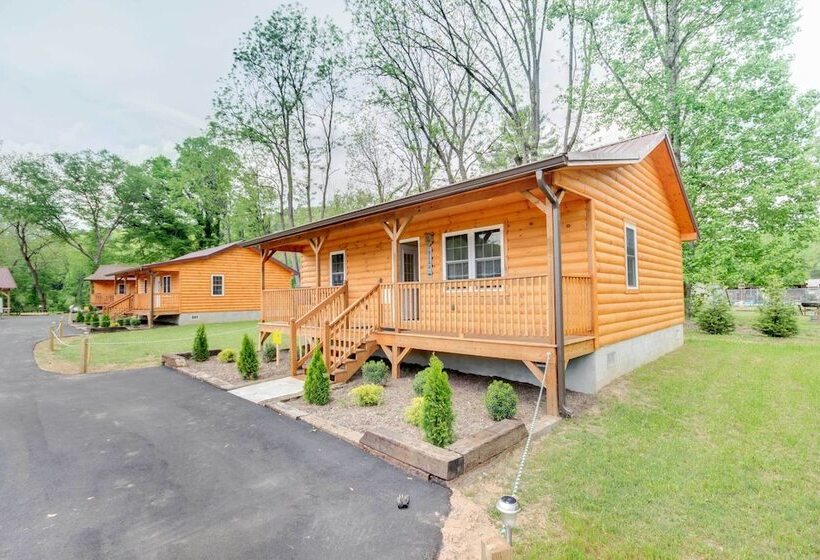 Bears Den  Cabin W/ Porch ~ 5 Mi To Bryson City!
