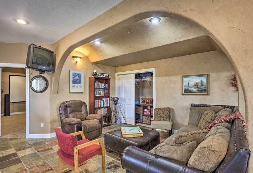 Black Hawk Lower Level Unit With Game Area!