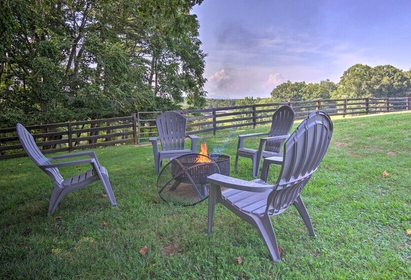 7 Mi To Downtown Morganton: Cabin W/ Fire Pit!