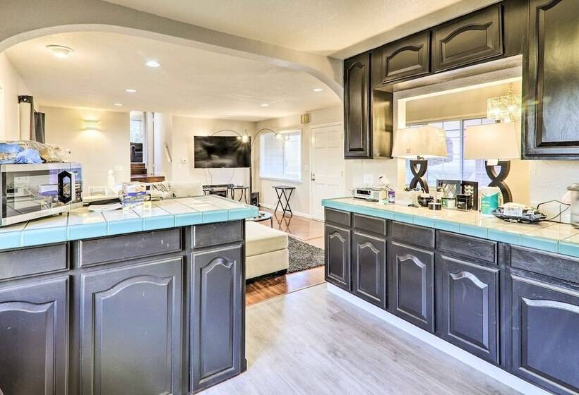 Castro Valley Home W/ Bay Area Views!