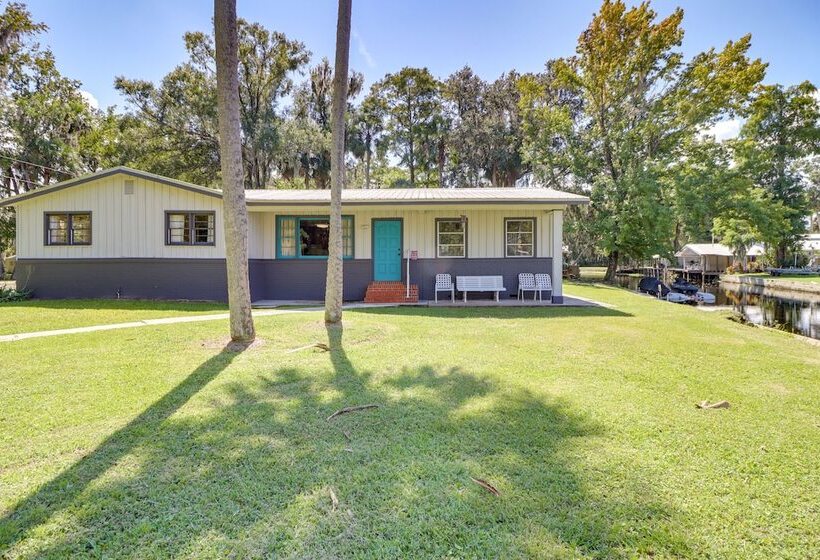 Charming Canalfront Retreat W/ Double Boat Slip!