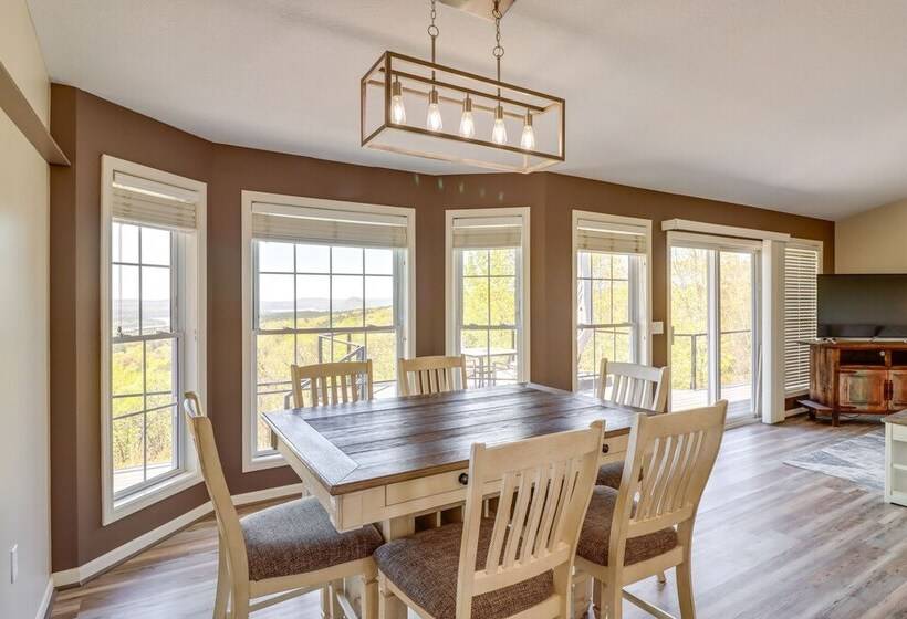 Charming Edgemont Home W/ Deck & Lake Views!