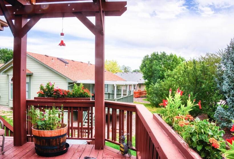 Charming Home W/ Yard ~ 12 Mi To Fort Collins