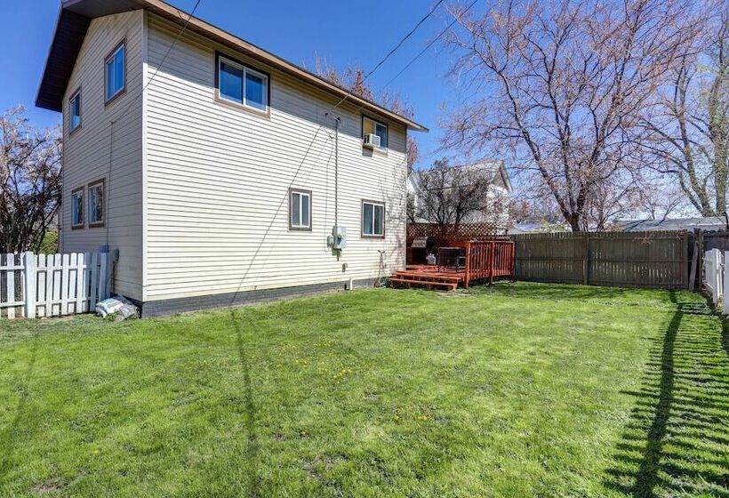 Charming Montrose Family Home: Block To Downtown!