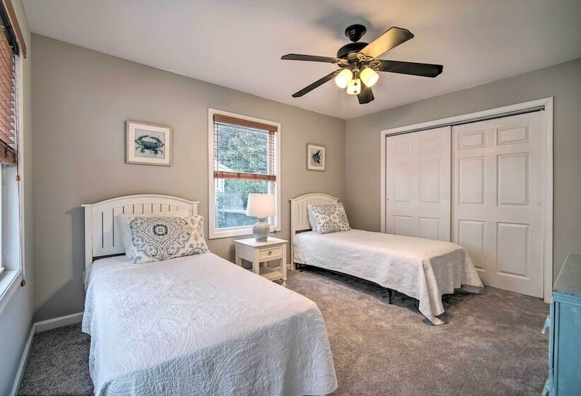 Charming Somers Point House W/ Private Pool!