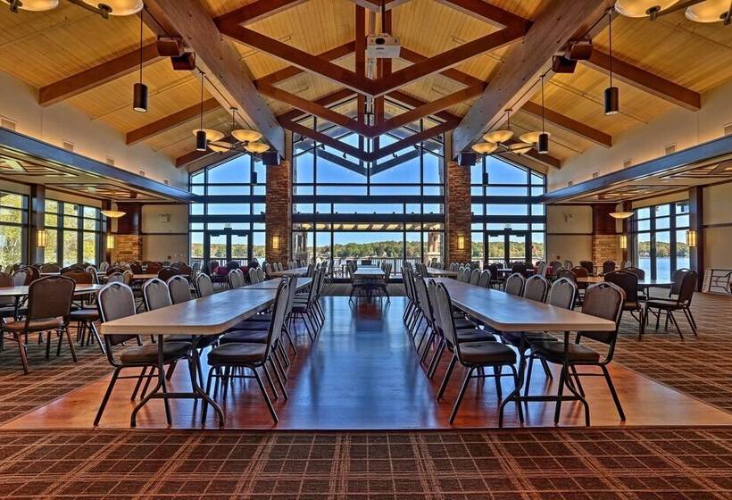 Arrowhead Lake Cabin: Near Skiing & Walk To Lake