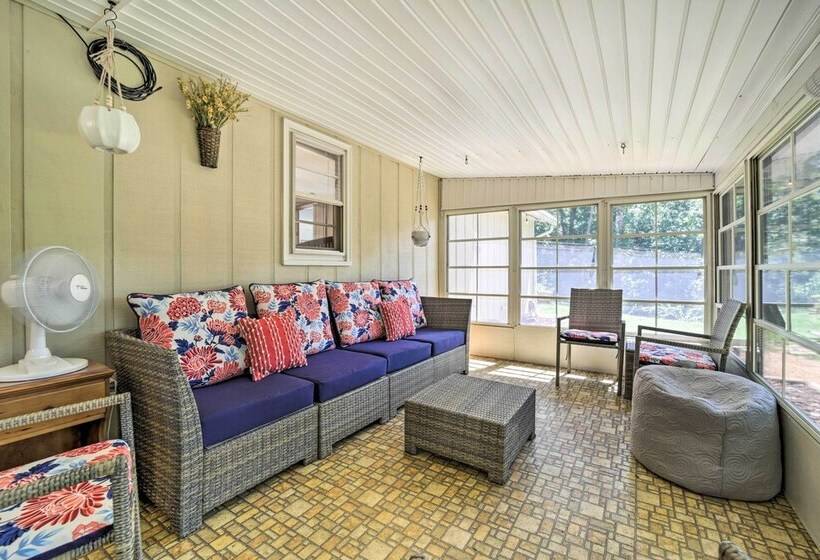 Cozy Franklin Cottage W/ Waterfront Views!