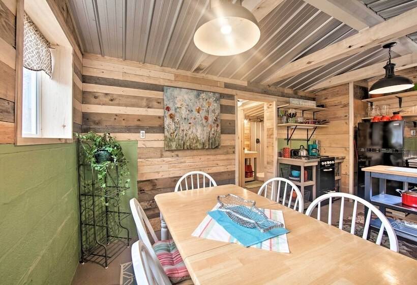 Creekside Stoney Cabin W/ 180 Ft Of River Frontage