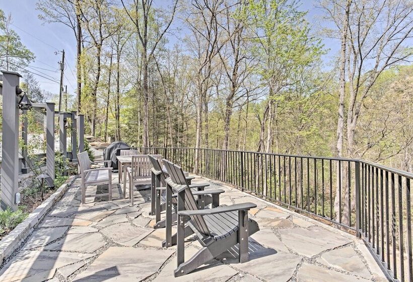 Enchanting Tryon Home W/ Hot Tub ~ 14 Mi To Tiec!