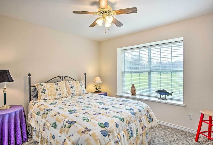 Family Alba Home W/ Boat Dock On Lake Fork!