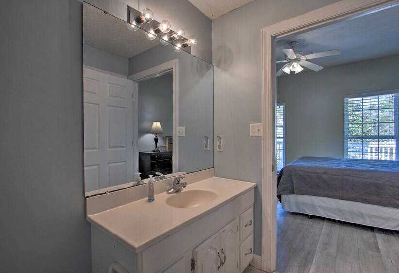 Family Friendly Home W/ Pool, Easy Walk To Beach!