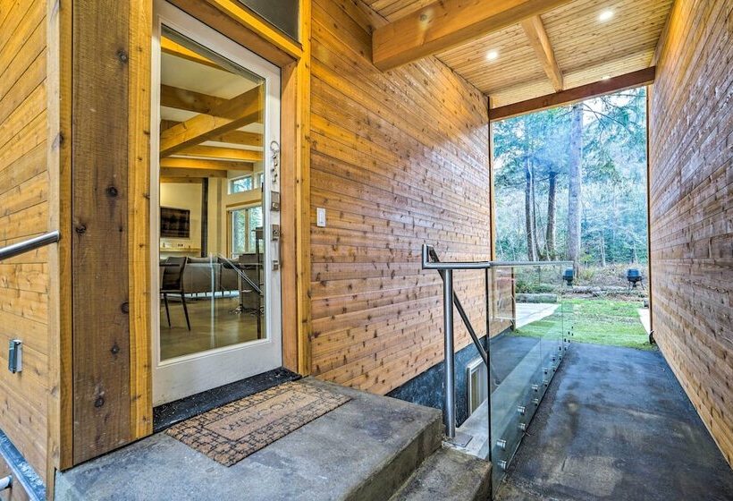 Gold Bar Cabin On Skykomish River: Heated Swim Spa