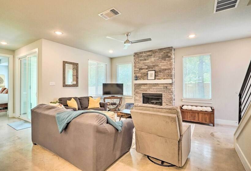 Gorgeous Georgetown Home, Walk To The Square!