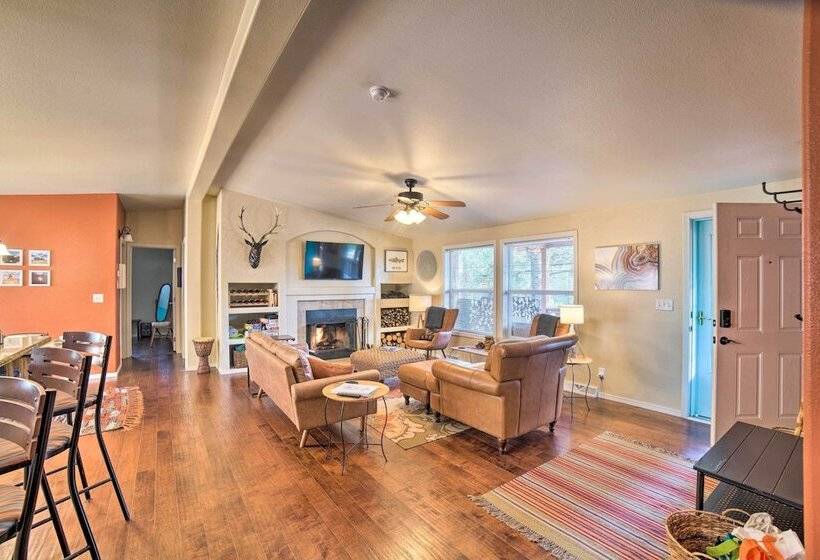 Hilltop Hideout  W/ Peaceful Mountain Views