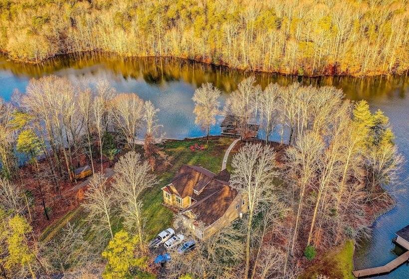 Lake Anna Home W/ Dock & Private Shoreline!