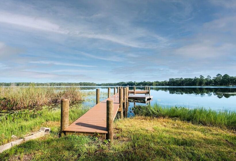 Lovely Hawthorne Home W/ Private Boat Dock!