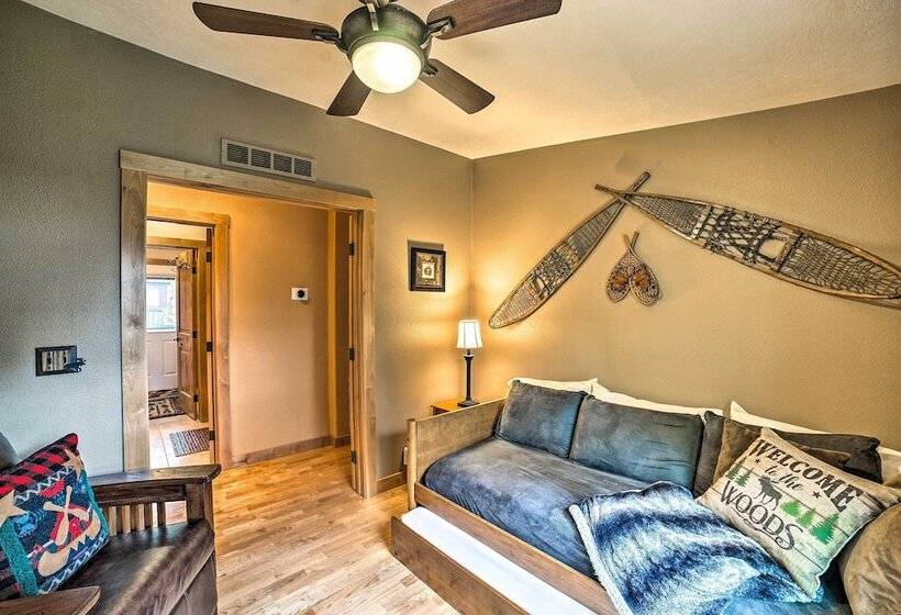 Moose Lodge  Cabin W/ Entertainment Gazebo!