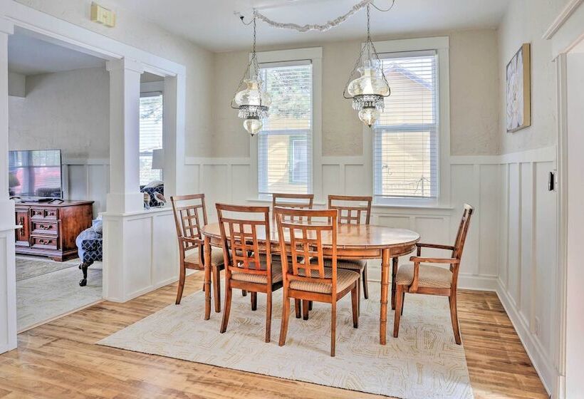Mountain View Lead Home W/ Patio + Fire Pit!