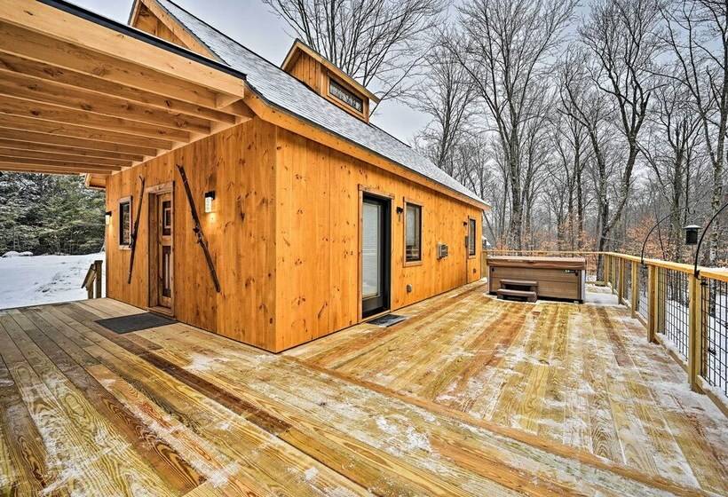 Newly Built Cabin W/ Hot Tub   16 Mi To Stowe Mtn!